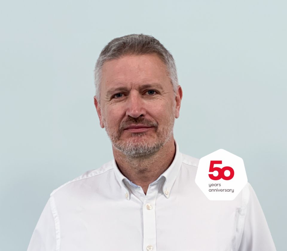 Portrét Anthonyho Jenksa, výkonného riaditeľa spoločnosti EOS Solutions, Spojené kráľovstvo